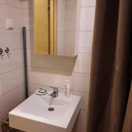 아파트 Kena Terrassiga Aisa 39 페르누